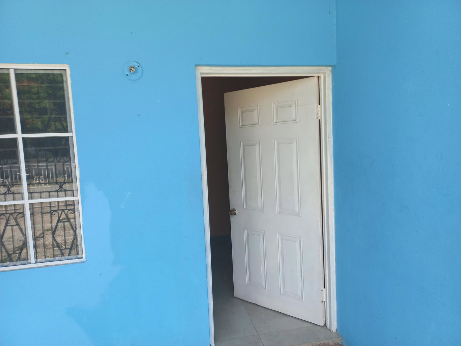 Spacious-2-Bedroom-Flat-for-Rent-in-St.-Catherine-Jamaica-2-48-Stuart-Avenue Third image of 2-48 Stuart Avenue in Spanish Town, St. Catherine, Jamaica - property is For Rent