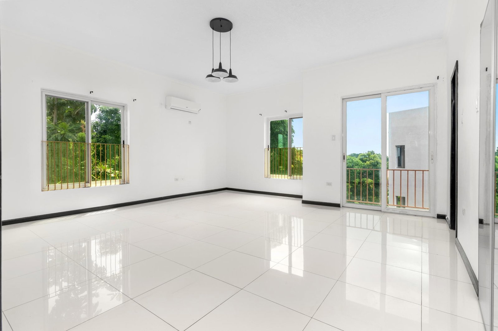 Spacious-3-Bed-Apartment-for-Rent-on-Knightsdale-Ave-Kingston-St.-Andrew Eleventh image of 12-21 Knightsdale Avenue in Kingston 19, St. Andrew, Jamaica - property is For Rent