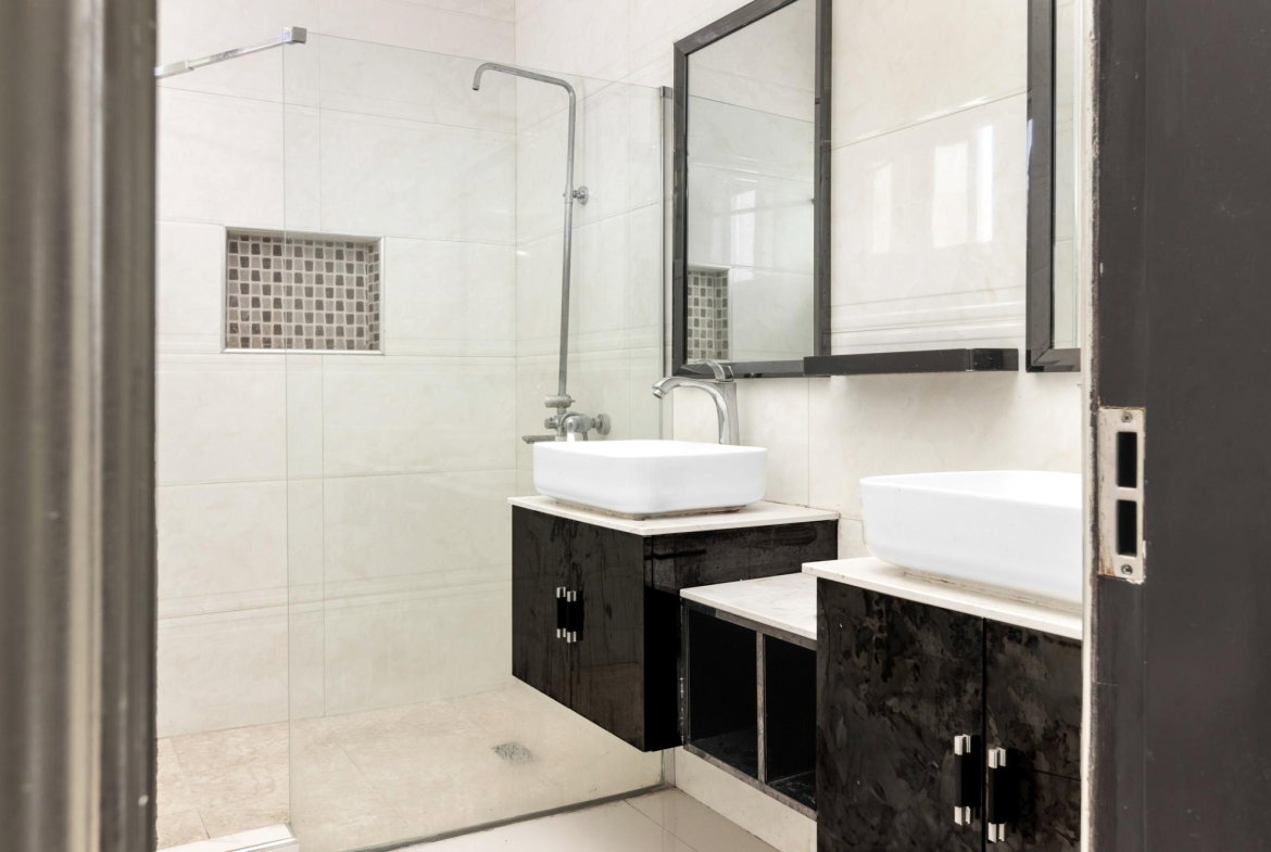 Twelfth image of 12-21 Knightsdale Avenue in Kingston 19, St. Andrew, Jamaica - property is For Rent