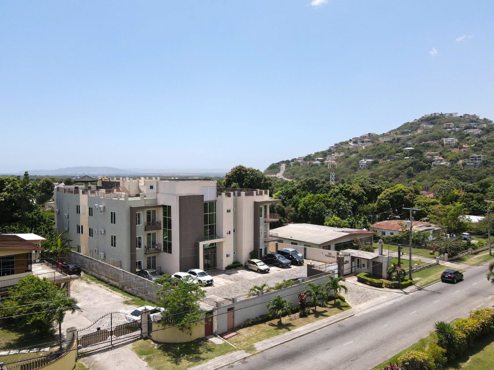 Spacious-3-Bed-Apartment-for-Rent-on-Knightsdale-Ave-Kingston-St.-Andrew Fourth image of 12-21 Knightsdale Avenue in Kingston 19, St. Andrew, Jamaica - property is For Rent