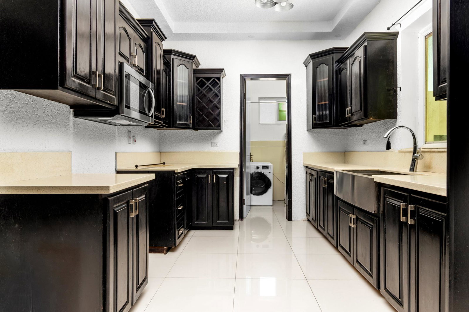 Spacious-3-Bed-Apartment-for-Rent-on-Knightsdale-Ave-Kingston-St.-Andrew Fifth image of 12-21 Knightsdale Avenue in Kingston 19, St. Andrew, Jamaica - property is For Rent