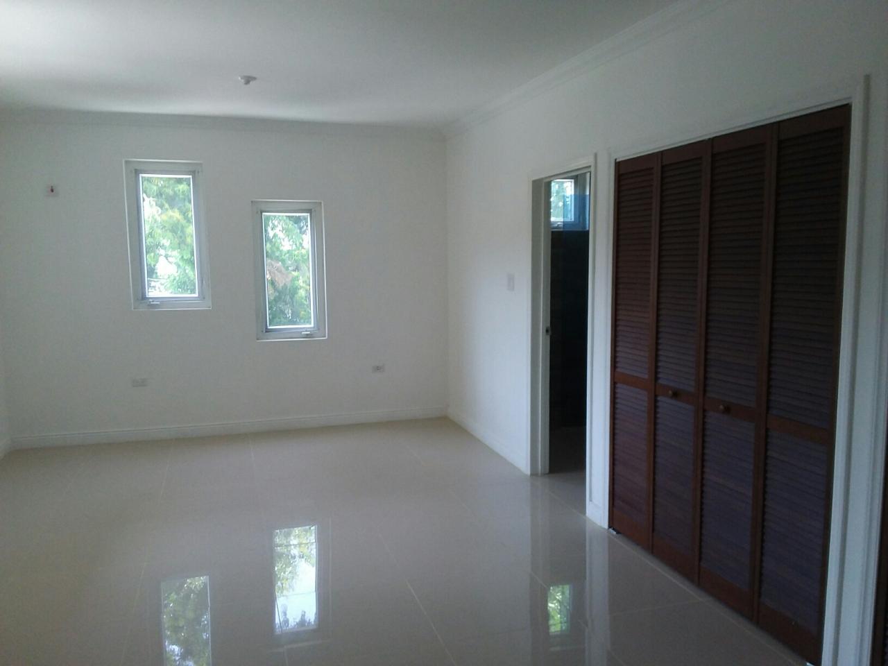 Spacious-3-Bedroom-Apartment-for-Sale-in-Kingston-6-Jamaica-12-1-Fairway-Avenue Sixth image of 12-1 Fairway Avenue Kingston 6 in Kingston 6, St. Andrew, Jamaica - property is For Sale