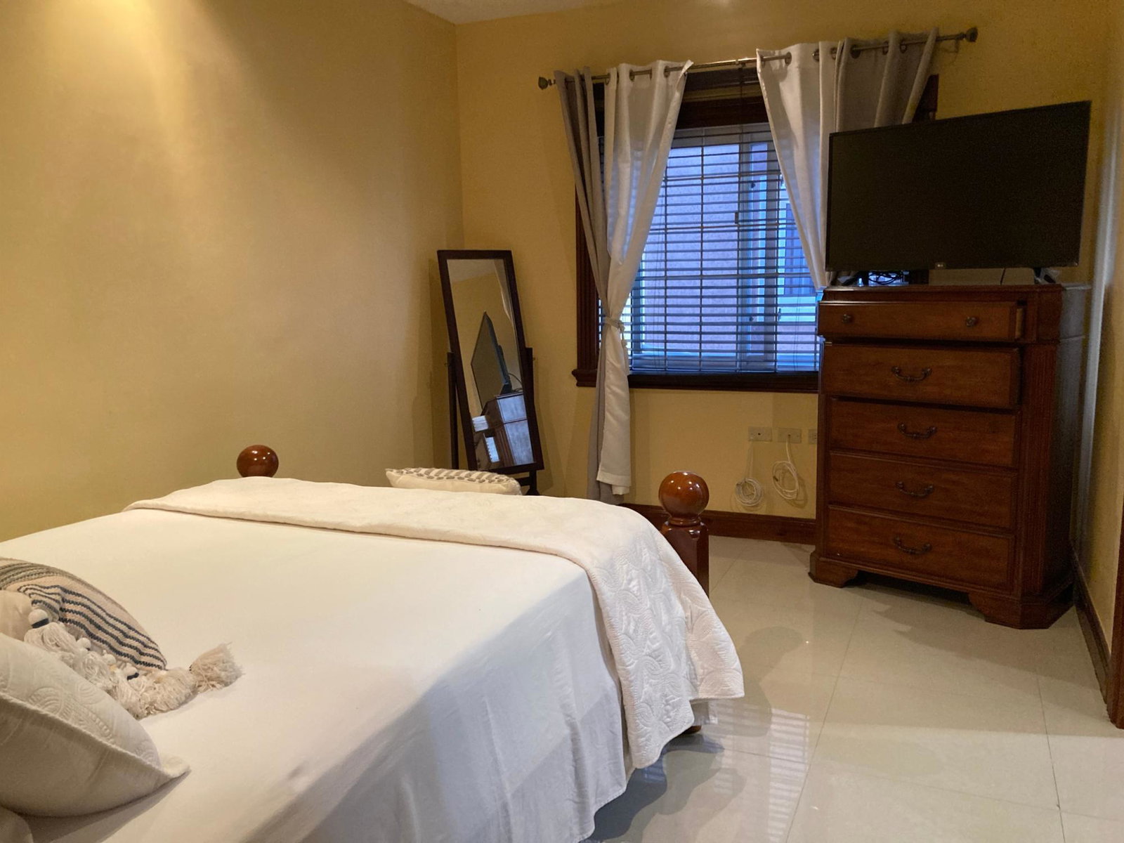 Spacious-3-Bedroom-Apartment-for-Sale-in-St.-Andrew-Jamaica-Sweet-Berry-Complex Fifteenth image of 9-27 Salisbury Avenue in Kingston 6, St. Andrew, Jamaica - property is For Sale