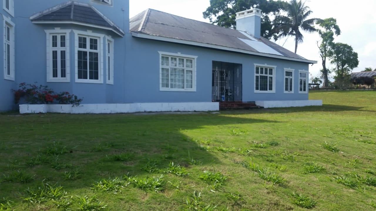 Spacious-4-Bedroom-Family-Home-for-Rent-in-Ingleside-Mandeville-Jamaica Second image of 6 Orange Avenue Mandeville in Mandeville, Manchester, Jamaica - property is For Rent