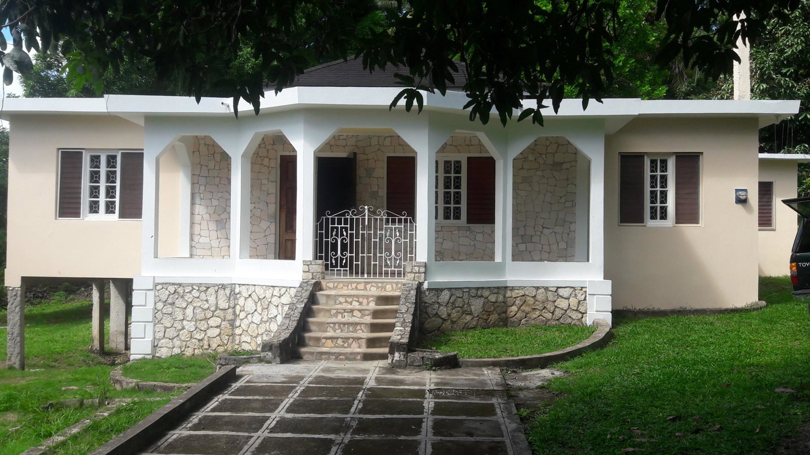 First image of 14 Adelphi Gardens in ADELPHI GARDEN, St. James, Jamaica - property is For Rent
