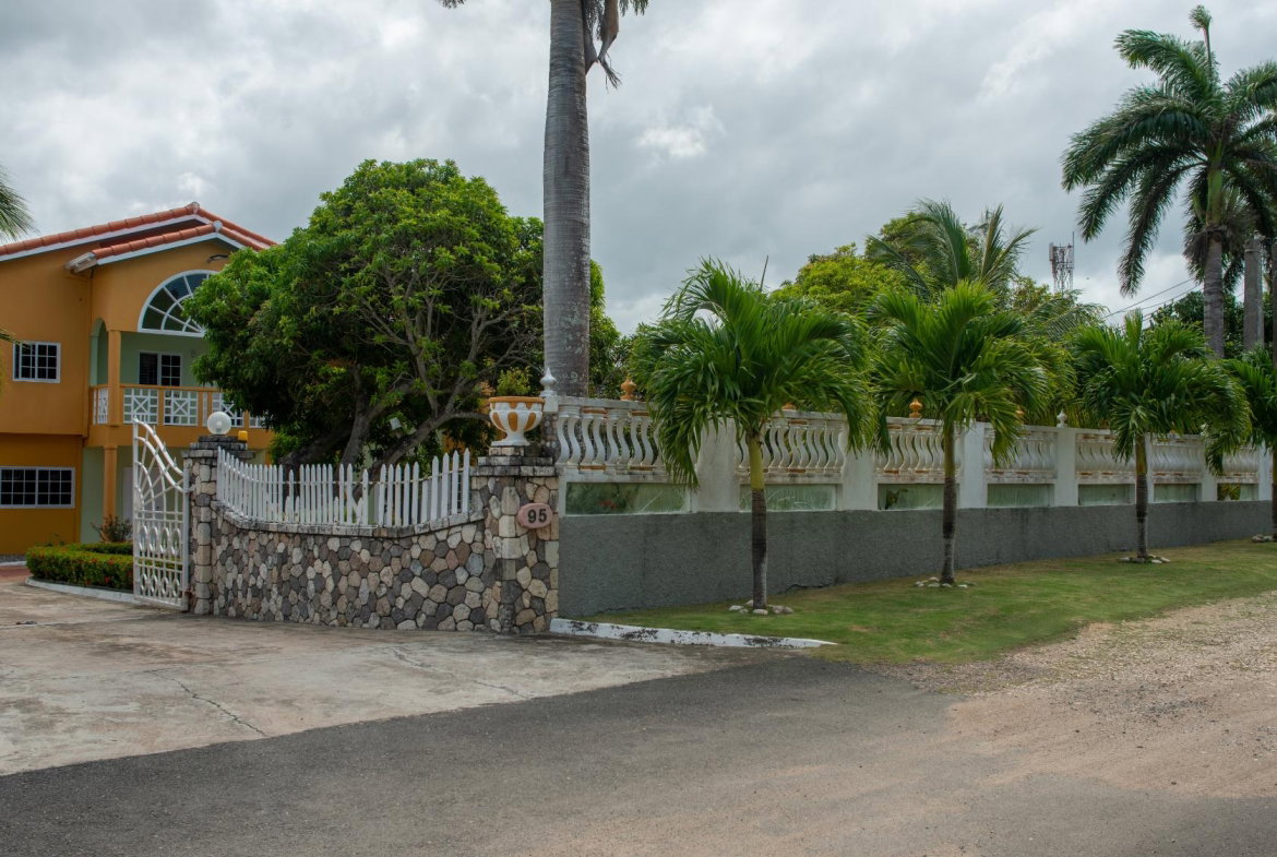 Fifth image of 95 Riviera Blvd. in Jamaica Beach, St. Mary, Jamaica - property is For Rent