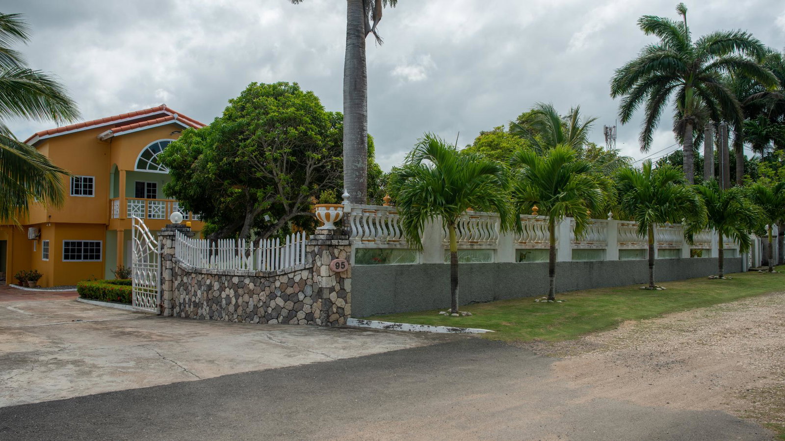 Fifth image of 95 Riviera Blvd. in Jamaica Beach, St. Mary, Jamaica - property is For Rent