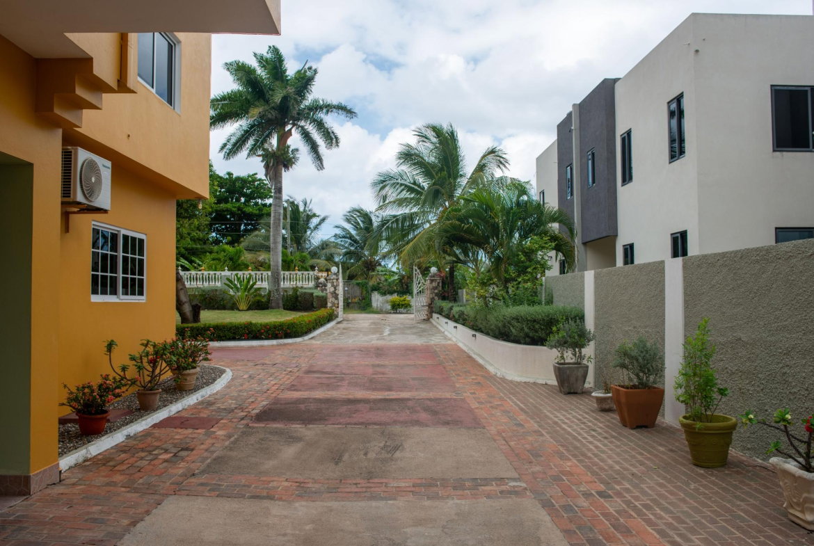 Seventh image of 95 Riviera Blvd. in Jamaica Beach, St. Mary, Jamaica - property is For Rent