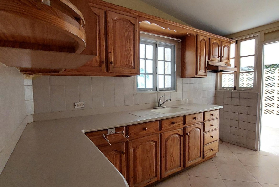 Eleventh image of 2 Liguanea Place in Kingston 6, St. Andrew, Jamaica - property is For Rent