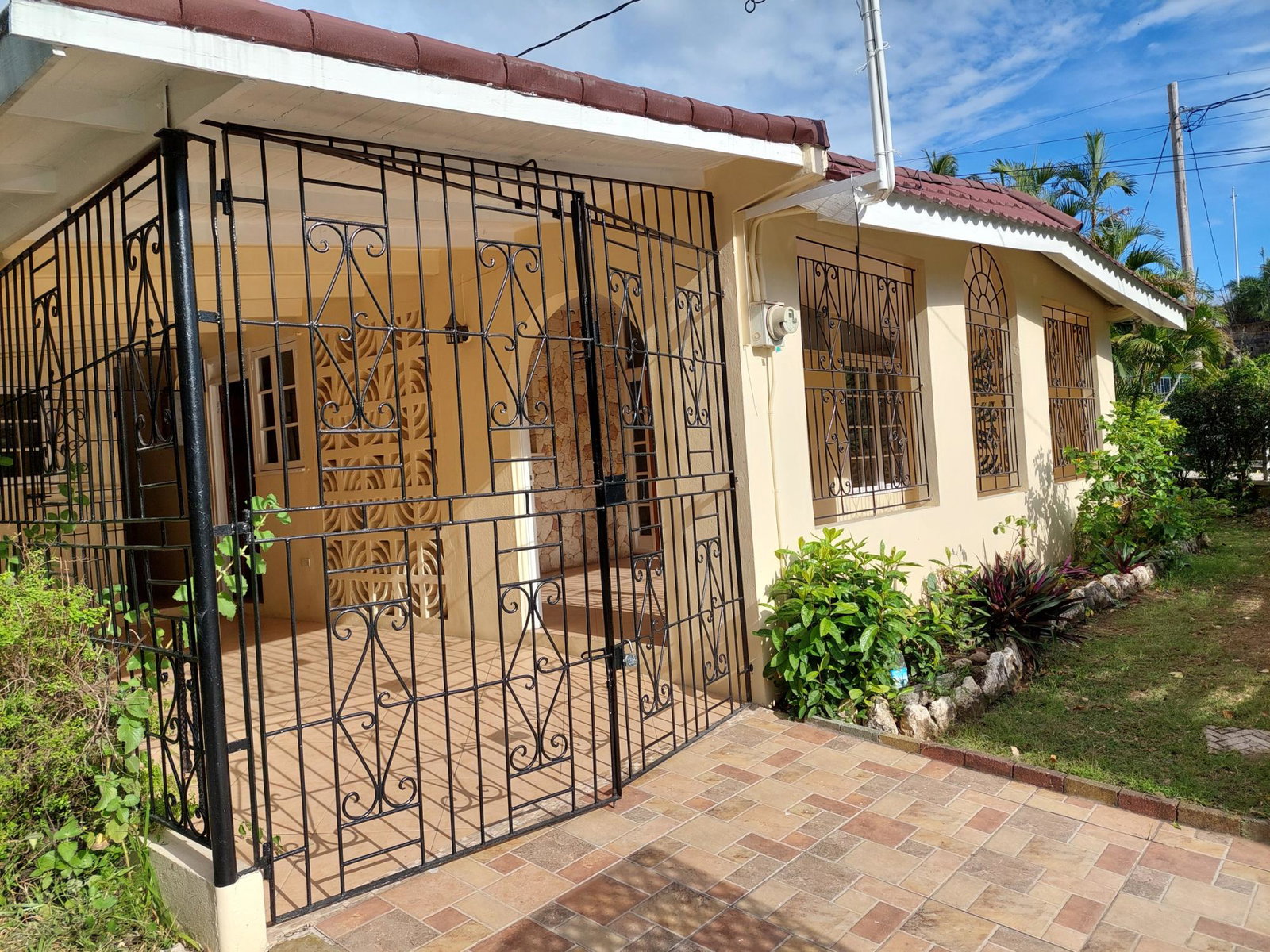 Spacious-4-Bedroom-House-for-Rent-in-Liguanea-St.-Andrew-Jamaica Twenty-Fourth image of 2 Liguanea Place in Kingston 6, St. Andrew, Jamaica - property is For Rent