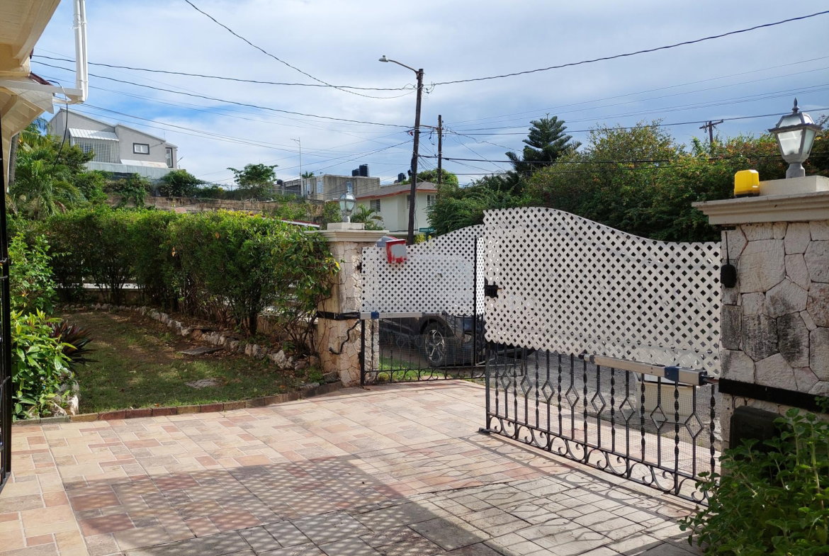 Twenty-Sixth image of 2 Liguanea Place in Kingston 6, St. Andrew, Jamaica - property is For Rent