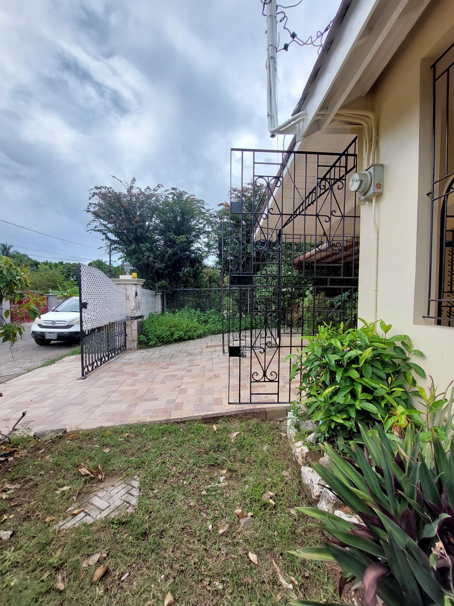 Spacious-4-Bedroom-House-for-Rent-in-Liguanea-St.-Andrew-Jamaica Twenty-Seventh image of 2 Liguanea Place in Kingston 6, St. Andrew, Jamaica - property is For Rent