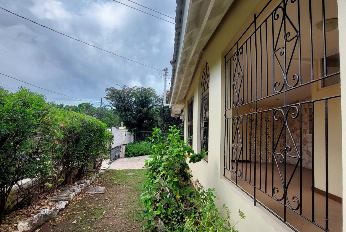 Thirtieth image of 2 Liguanea Place in Kingston 6, St. Andrew, Jamaica - property is For Rent