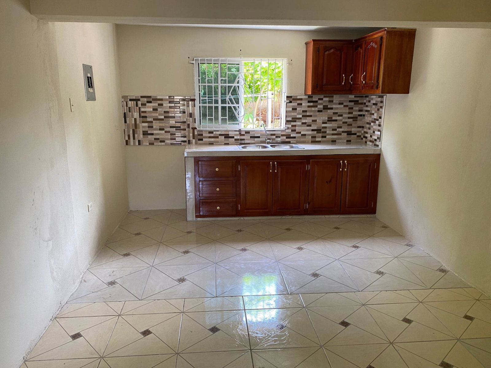 Spacious-4-Bedroom-House-for-Sale-in-Garveymeade-Portmore-St.-Catherine Eighth image of 193 Canal Drive in Garveymeade, St. Catherine, Jamaica - property is For Sale