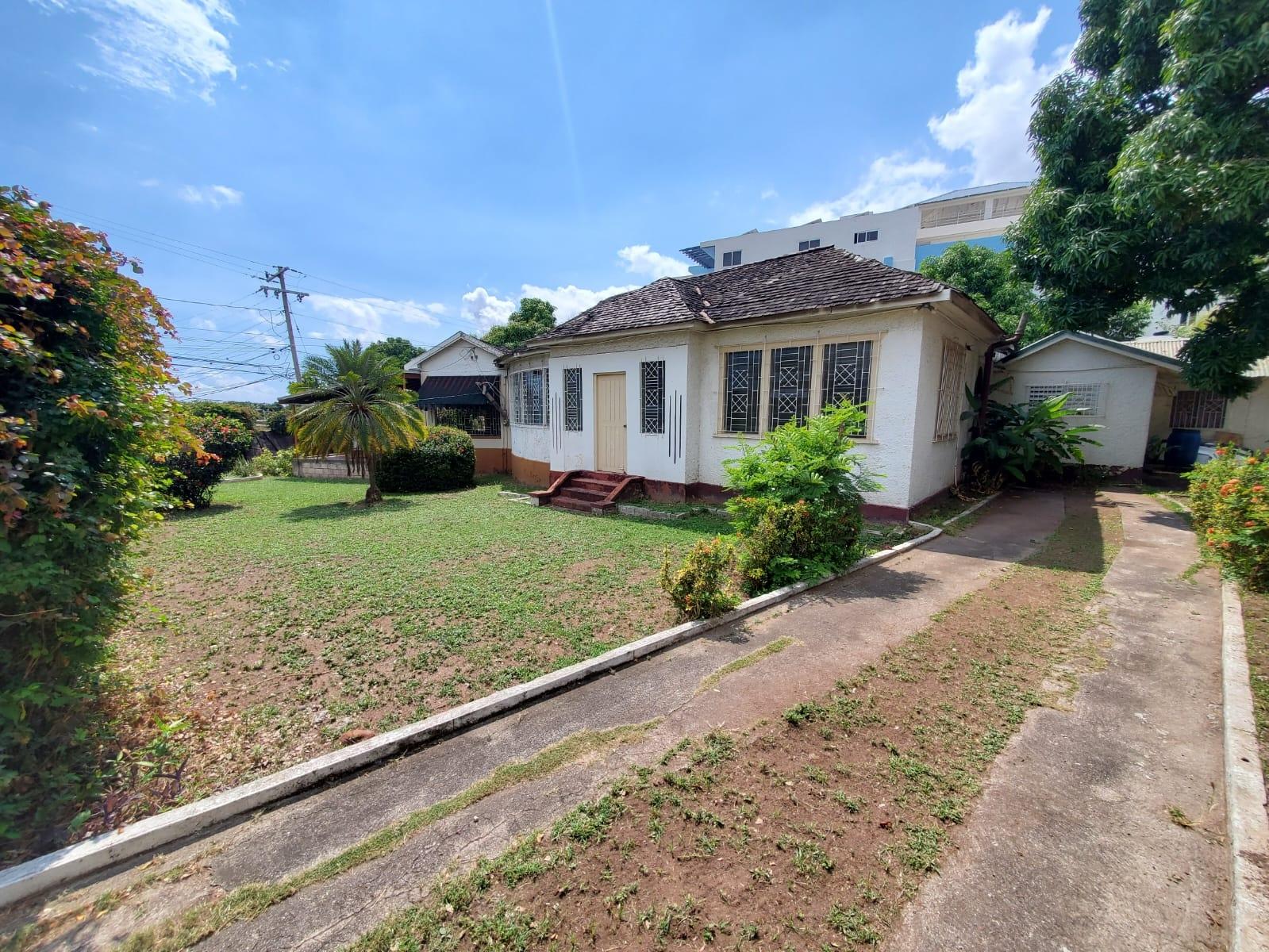 Spacious-4-Bedroom-House-for-Sale-in-St.-Andrew-Jamaica-28-Merrivale Fifth image of 28 Merrivale in Kingston 8, St. Andrew, Jamaica - property is For Sale