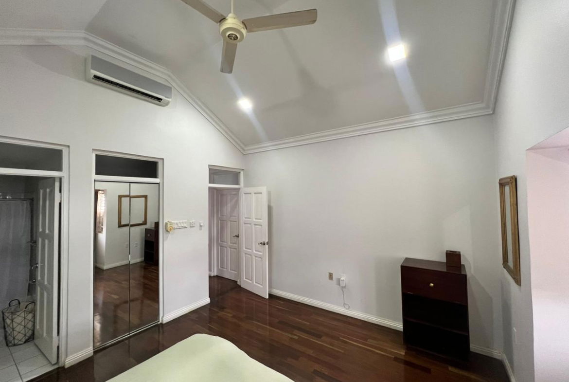 Tenth image of 4-2 Bracknell Close in Kingston 6, St. Andrew, Jamaica - property is For Sale