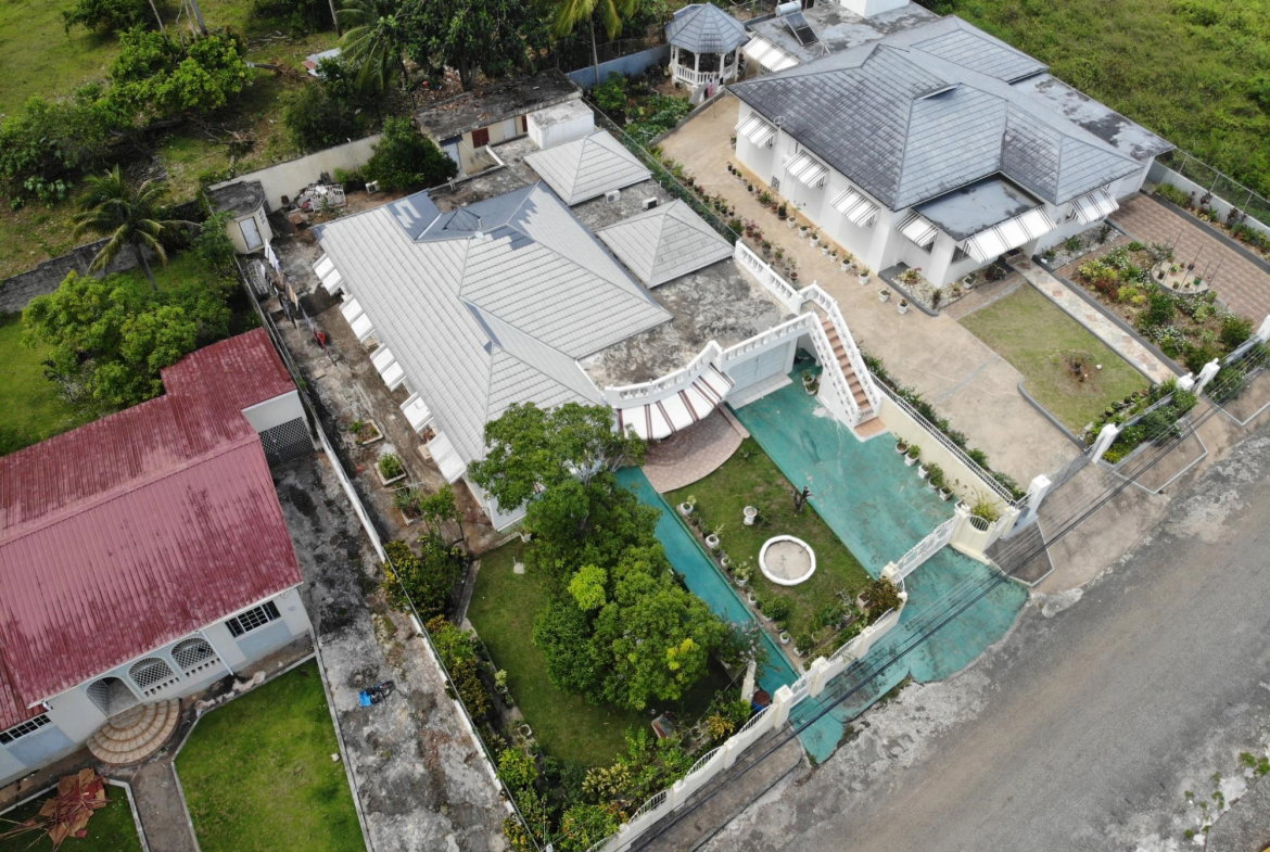 Thirtieth image of 33 Beadle Boulevard in Santa Cruz, St. Elizabeth, Jamaica - property is For Sale