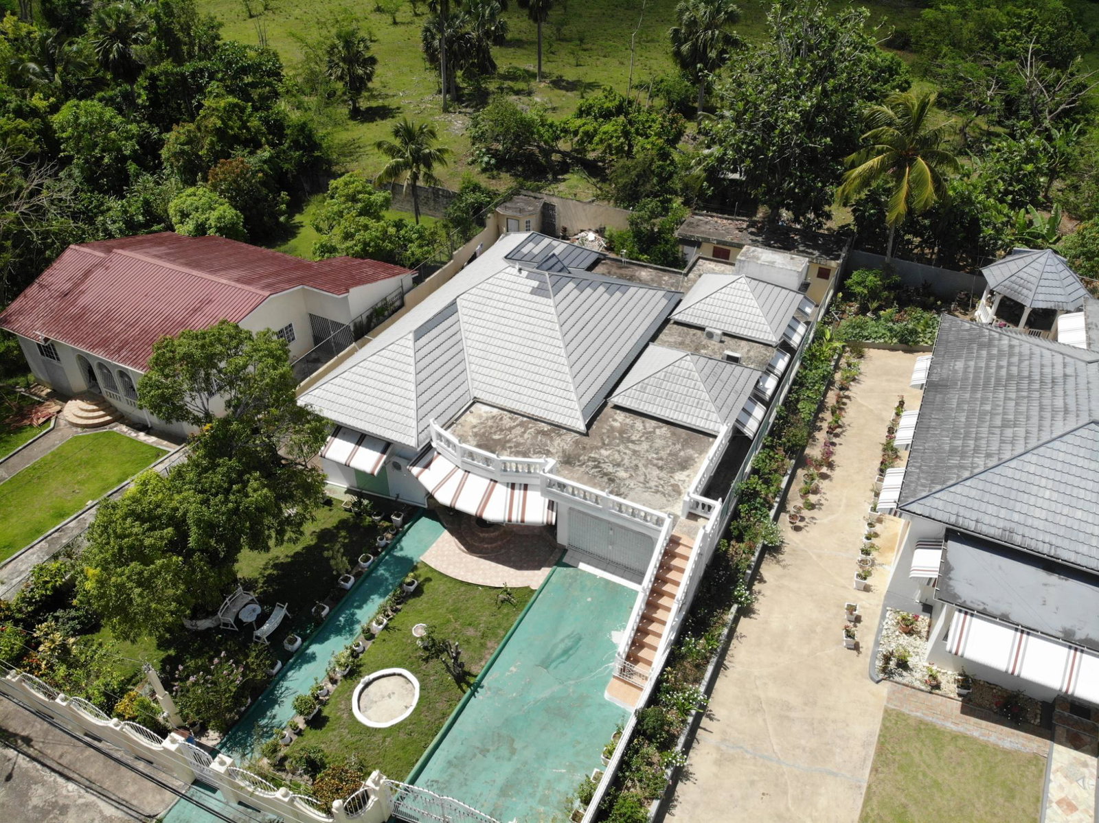 First image of 33 Beadle Boulevard in Santa Cruz, St. Elizabeth, Jamaica - property is For Sale