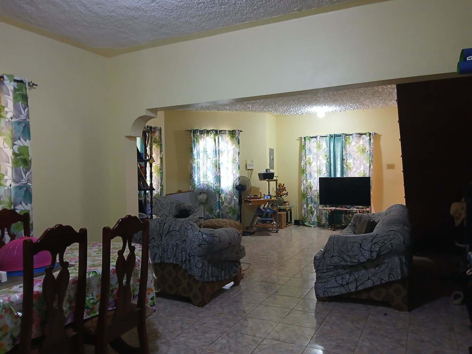 Spacious-5-Bedroom-House-for-Sale-in-Orangefield-Ewarton-St.-Catherine-Jamaica Eleventh image of 97 Logwood Crescent in Ewarton, St. Catherine, Jamaica - property is For Sale