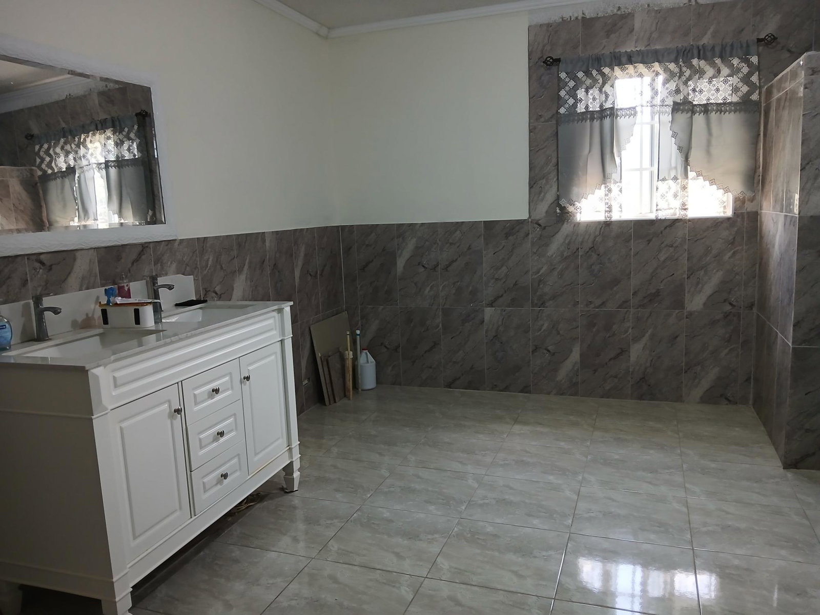 Spacious-5-Bedroom-House-for-Sale-in-Orangefield-Ewarton-St.-Catherine-Jamaica Twenty-First image of 97 Logwood Crescent in Ewarton, St. Catherine, Jamaica - property is For Sale