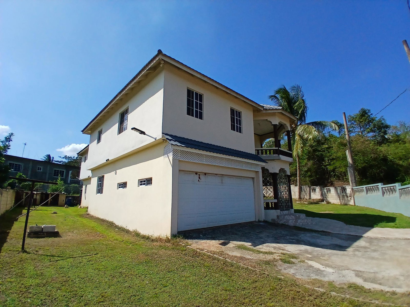 Spacious-5-Bedroom-House-for-Sale-in-Orangefield-Ewarton-St.-Catherine-Jamaica Fourth image of 97 Logwood Crescent in Ewarton, St. Catherine, Jamaica - property is For Sale