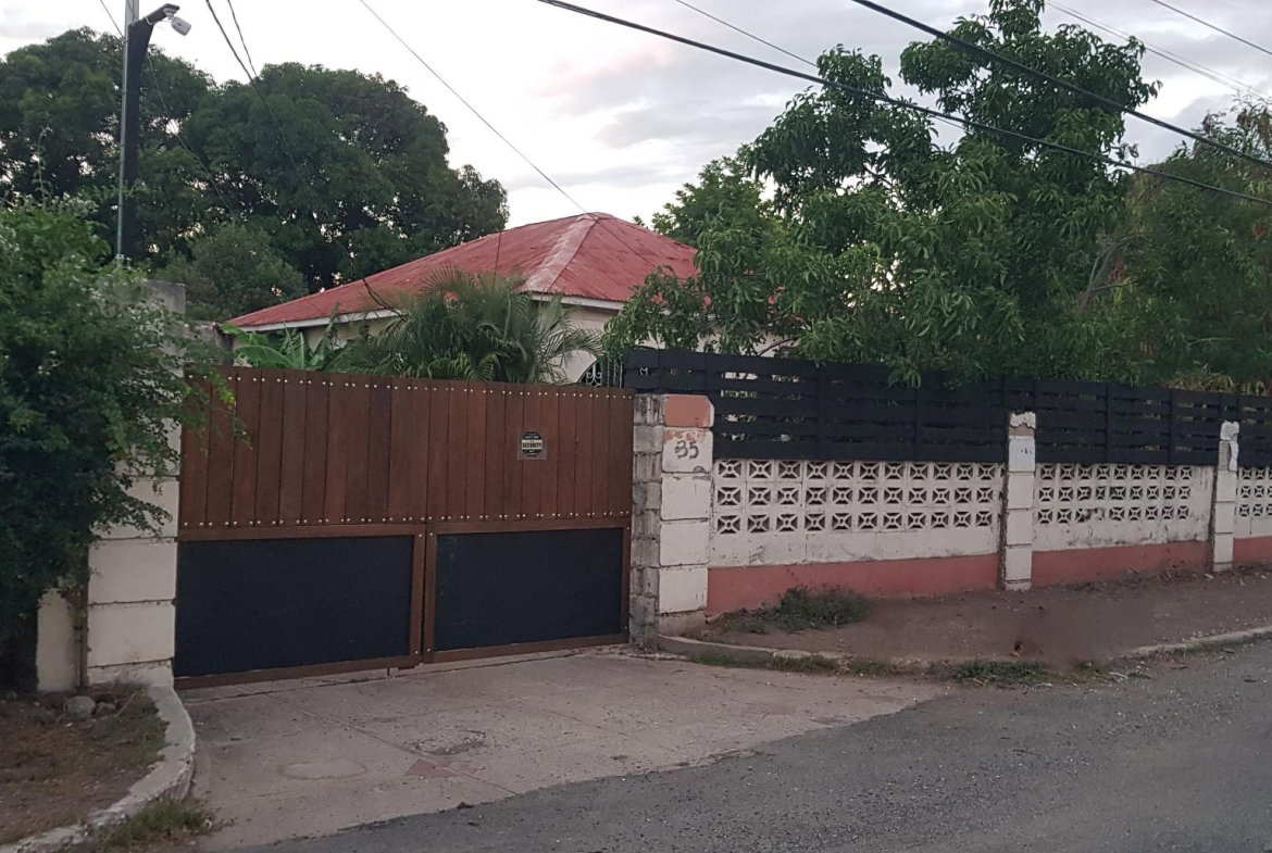 Fourth image of 35 Westlake Ave. Richmond pk in Kingston 10, St. Andrew, Jamaica - property is For Sale