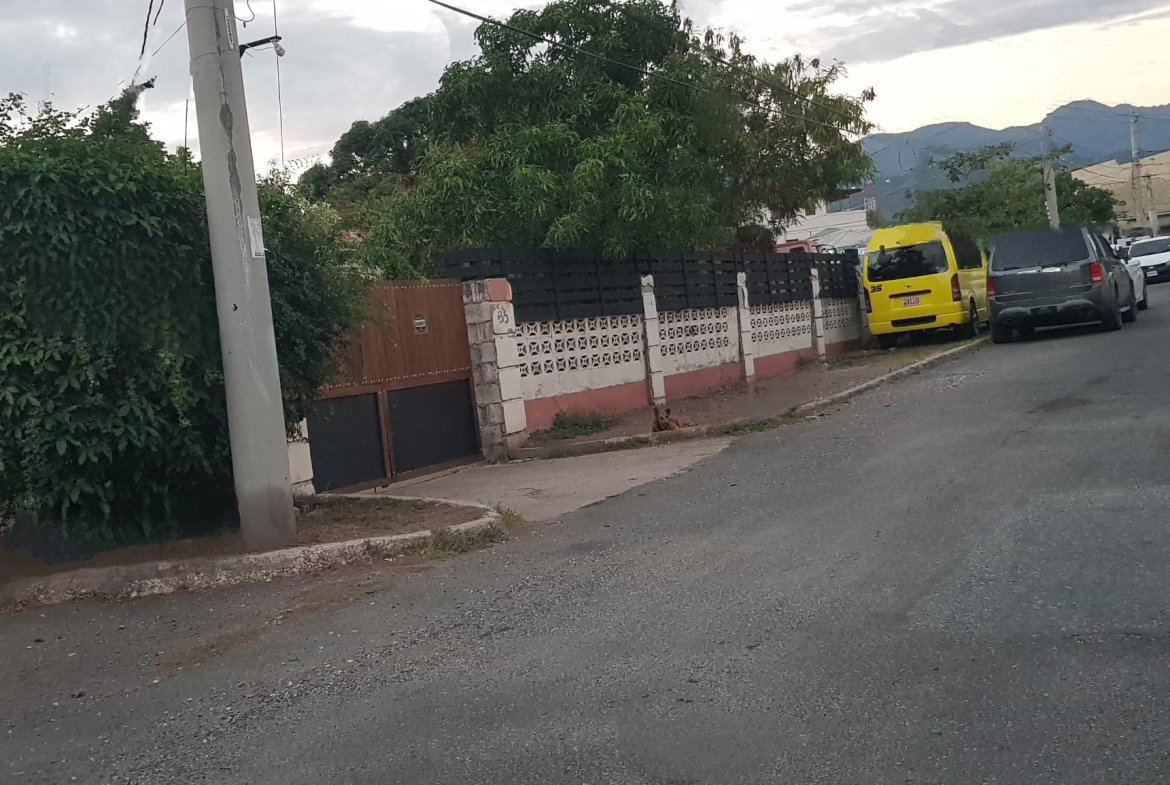 Fifth image of 35 Westlake Ave. Richmond pk in Kingston 10, St. Andrew, Jamaica - property is For Sale
