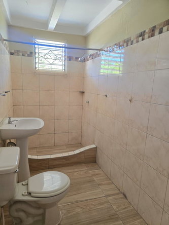 Eighth image of 2-1 nw 3rd Ave, Belmont Prk in West Belmont Park, St. Catherine, Jamaica - property is For Rent
