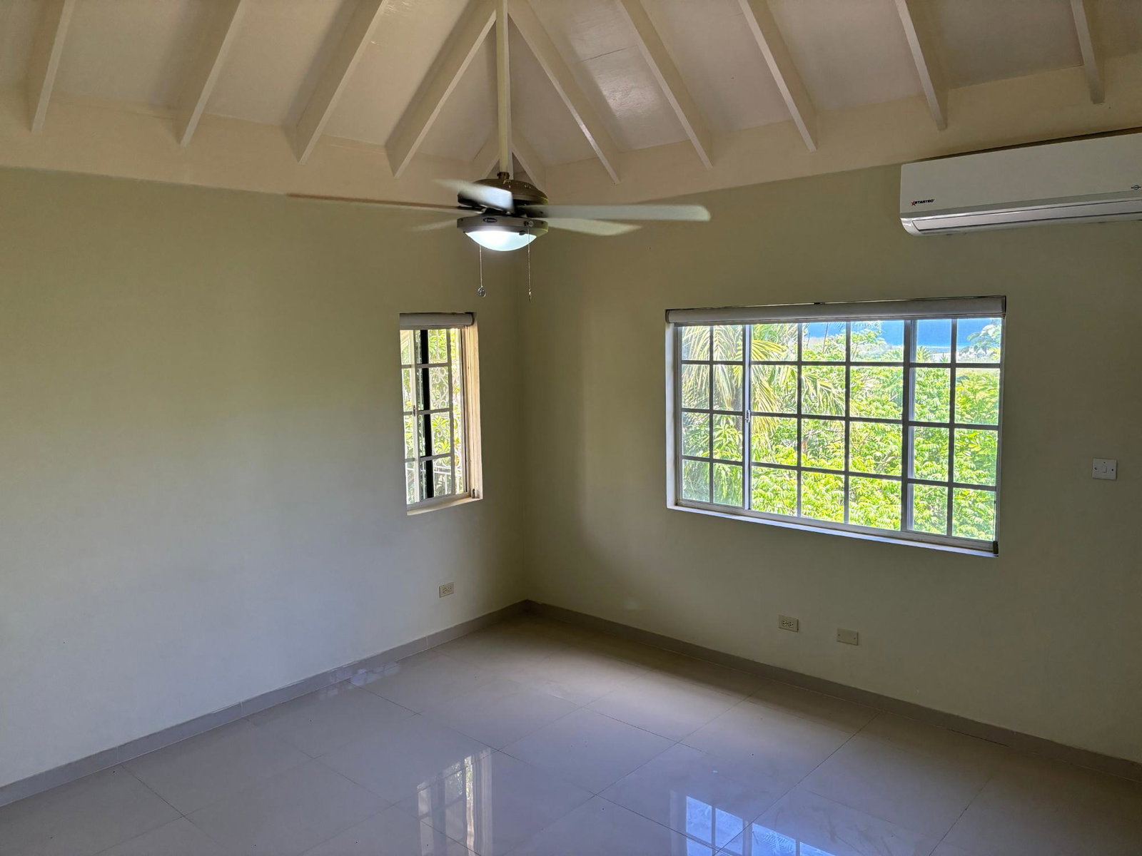 Seventh image of 4-462 Dorchester Drive in Ironshore, St. James, Jamaica - property is For Rent
