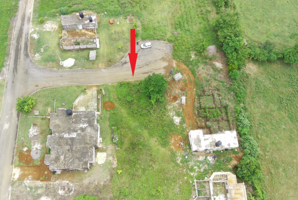 Second image of 27 la Cresta End (boxwood) in Santa Cruz, St. Elizabeth, Jamaica - property is For Sale