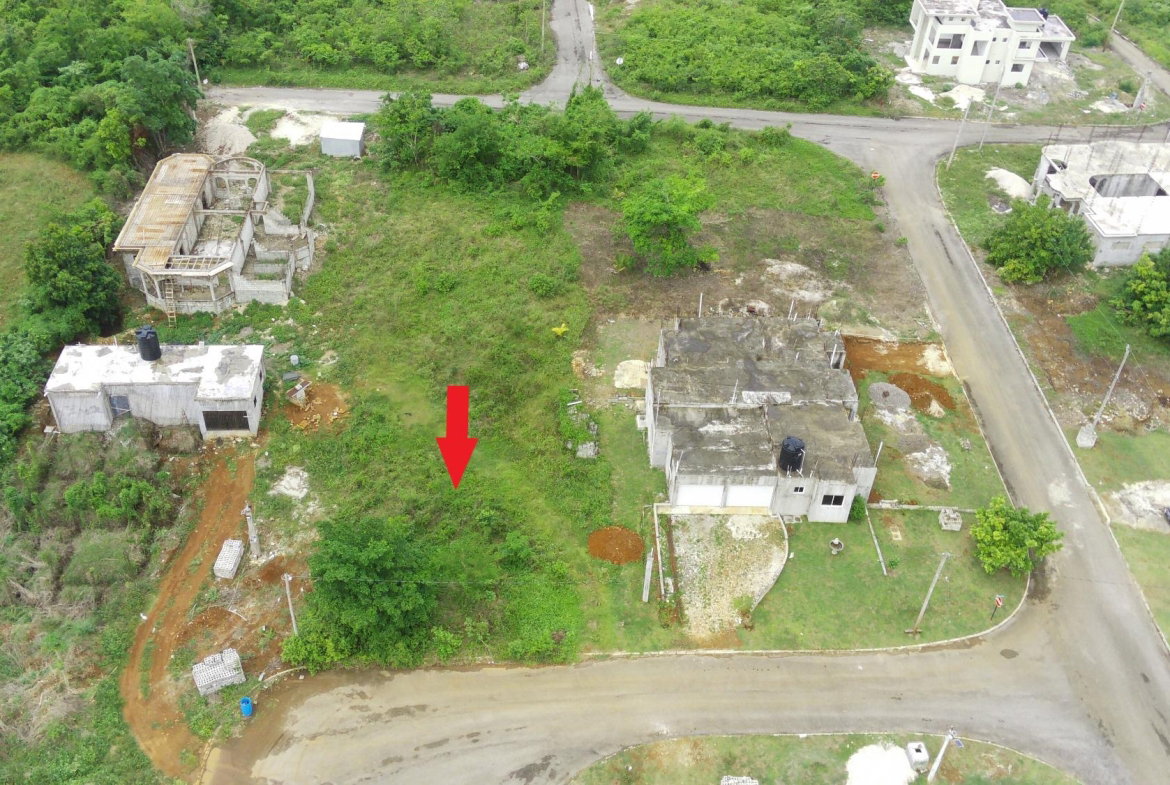 First image of 27 la Cresta End (boxwood) in Santa Cruz, St. Elizabeth, Jamaica - property is For Sale
