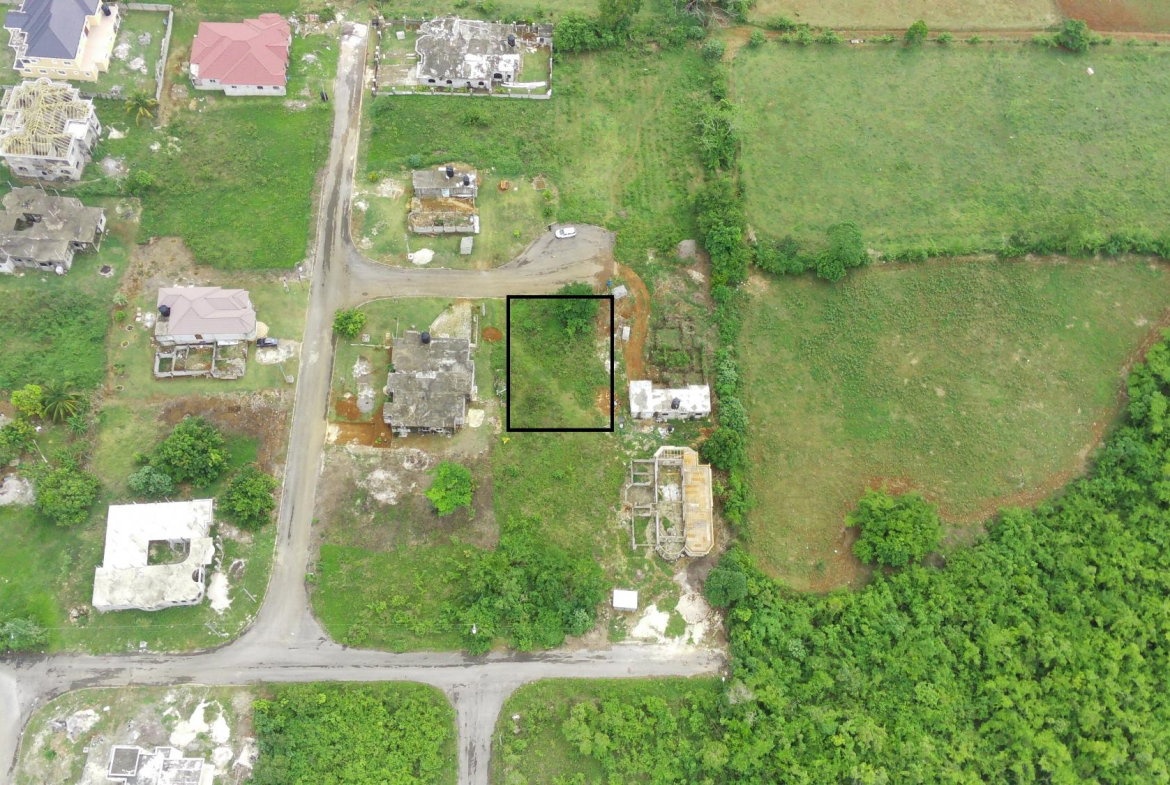 Third image of 27 la Cresta End (boxwood) in Santa Cruz, St. Elizabeth, Jamaica - property is For Sale