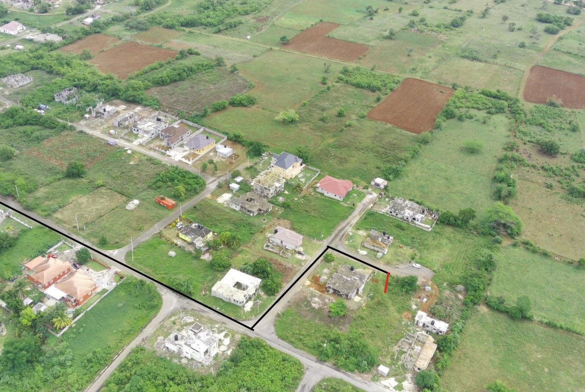 Fifth image of 27 la Cresta End (boxwood) in Santa Cruz, St. Elizabeth, Jamaica - property is For Sale