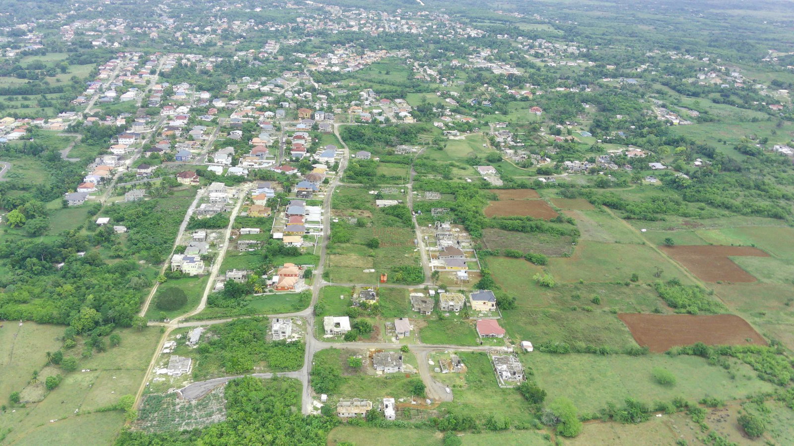Sixth image of 27 la Cresta End (boxwood) in Santa Cruz, St. Elizabeth, Jamaica - property is For Sale