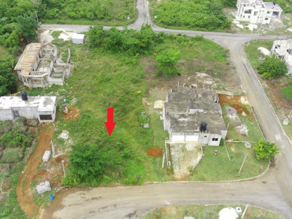 First image of 27 la Cresta End (boxwood) in Santa Cruz, St. Elizabeth, Jamaica - property is For Sale