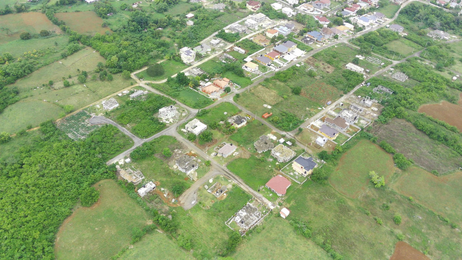 Eighth image of 27 la Cresta End (boxwood) in Santa Cruz, St. Elizabeth, Jamaica - property is For Sale