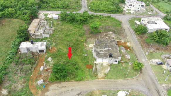 First image of 27 la Cresta End (boxwood) in Santa Cruz, St. Elizabeth, Jamaica - property is For Sale