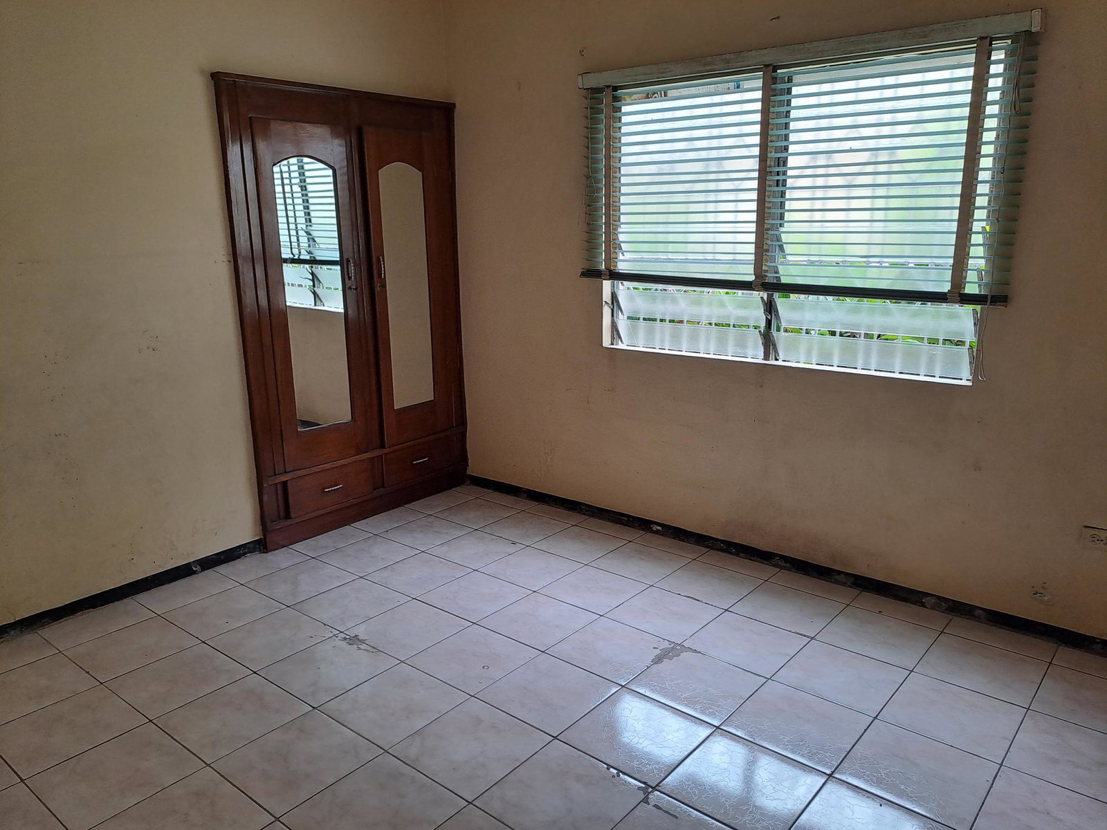 Spacious-Two-Storey-House-for-Sale-in-Three-Oaks-Gardens-St.-Andrew-Jamaica Tenth image of 5 Miraflores Drive in Kingston 19, St. Andrew, Jamaica - property is For Sale