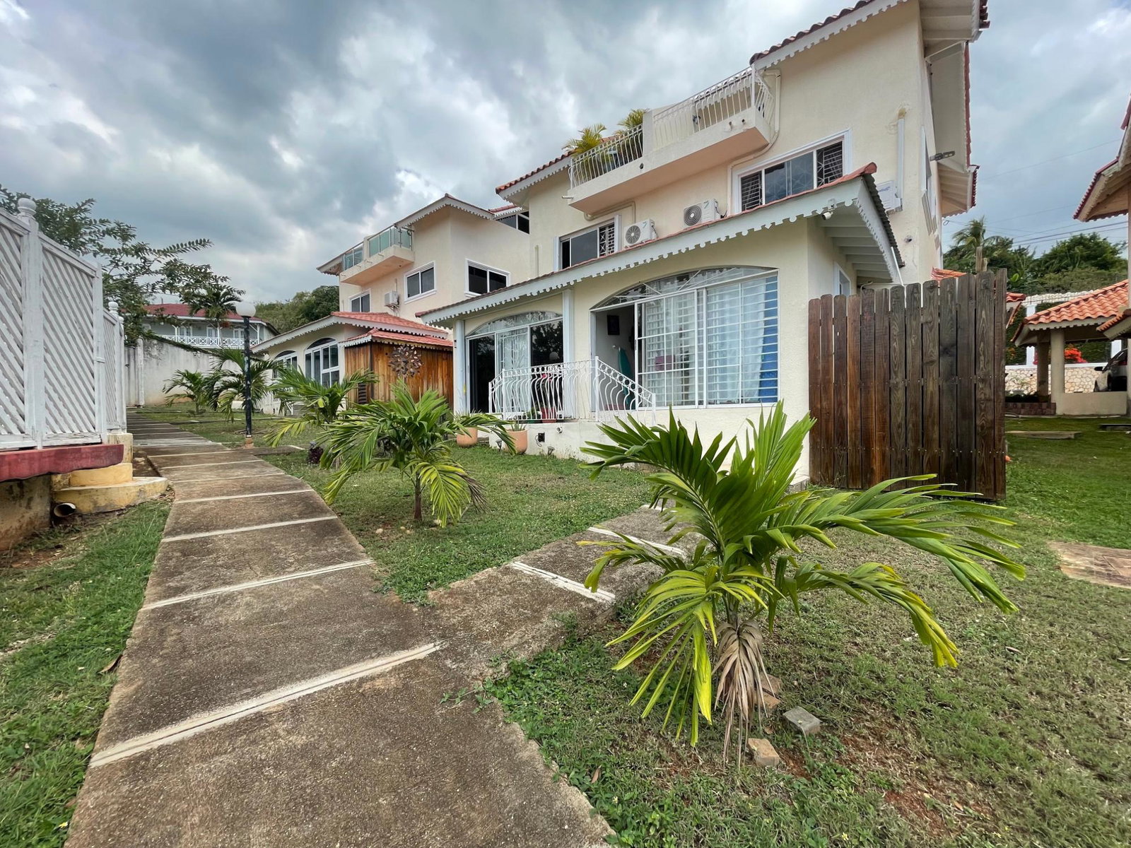 Stunning-3-Bedroom-Townhouse-for-Sale-in-St.-Andrew-Jamaica-Breathtaking-Views Second image of Plantation Drive in Red Hills, St. Andrew, Jamaica - property is For Sale