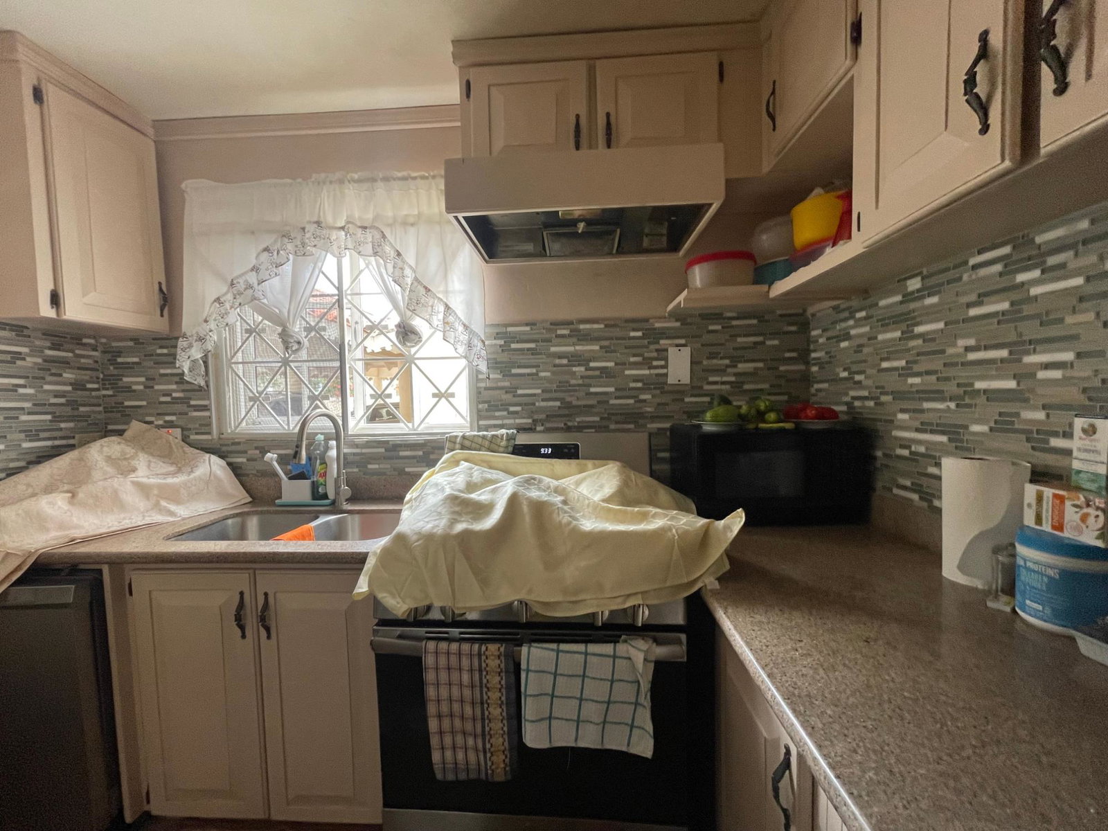 Stunning-3-Bedroom-Townhouse-for-Sale-in-St.-Andrew-Jamaica-Breathtaking-Views Ninth image of Plantation Drive in Red Hills, St. Andrew, Jamaica - property is For Sale