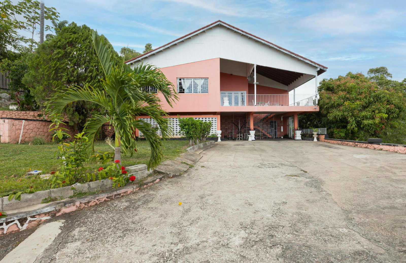 Stunning-6-Bedroom-House-for-Sale-in-Manor-Park-Kingston-St.-Andrew-Jamaica Second image of 8 Stilwell Road in Kingston 8, St. Andrew, Jamaica - property is For Sale