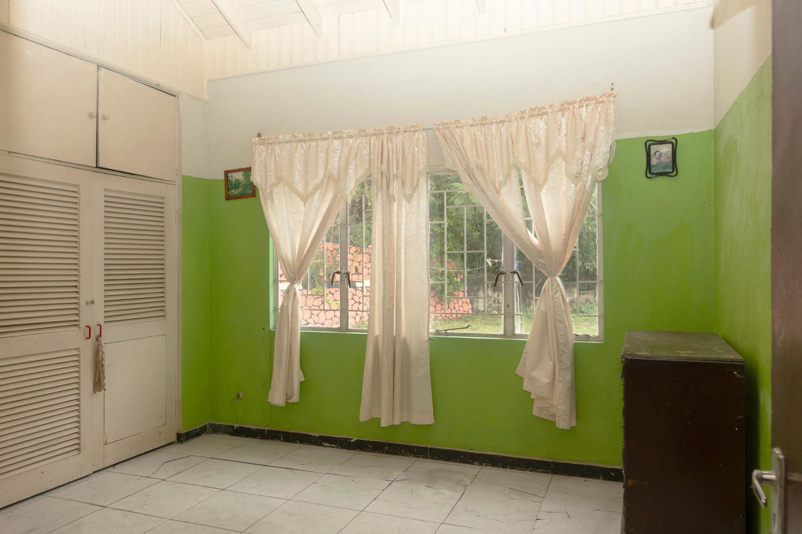 Stunning-6-Bedroom-House-for-Sale-in-Manor-Park-Kingston-St.-Andrew-Jamaica Fourteenth image of 8 Stilwell Road in Kingston 8, St. Andrew, Jamaica - property is For Sale