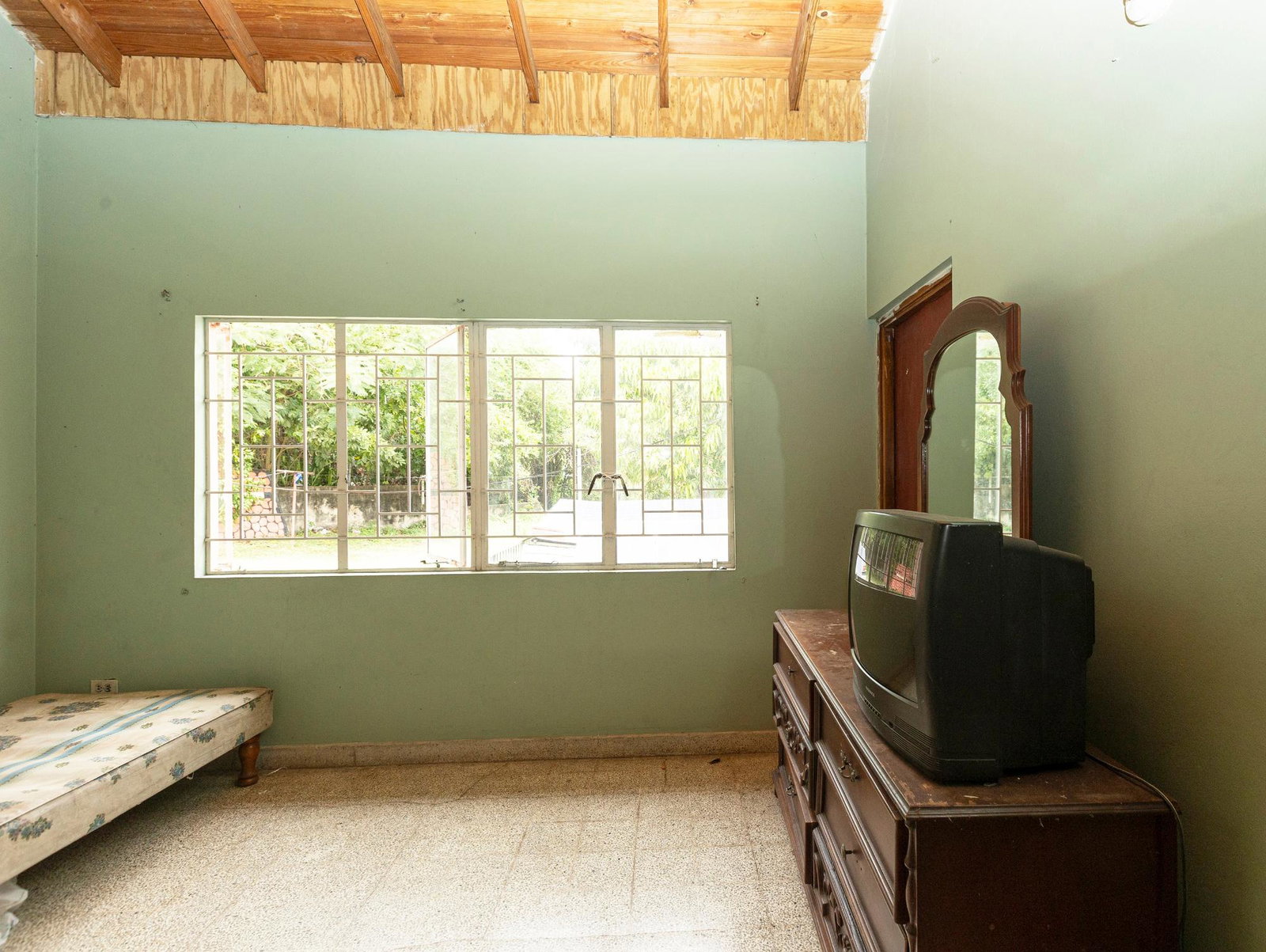 Stunning-6-Bedroom-House-for-Sale-in-Manor-Park-Kingston-St.-Andrew-Jamaica Fifteenth image of 8 Stilwell Road in Kingston 8, St. Andrew, Jamaica - property is For Sale