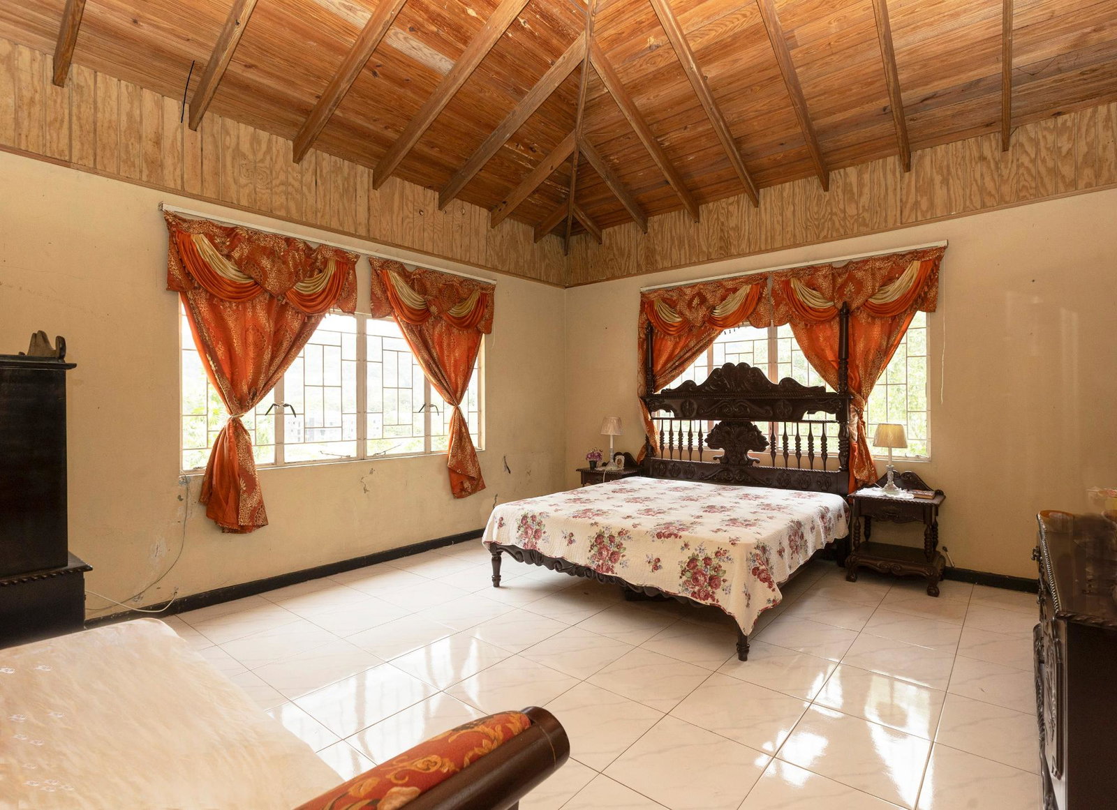 Stunning-6-Bedroom-House-for-Sale-in-Manor-Park-Kingston-St.-Andrew-Jamaica Sixteenth image of 8 Stilwell Road in Kingston 8, St. Andrew, Jamaica - property is For Sale