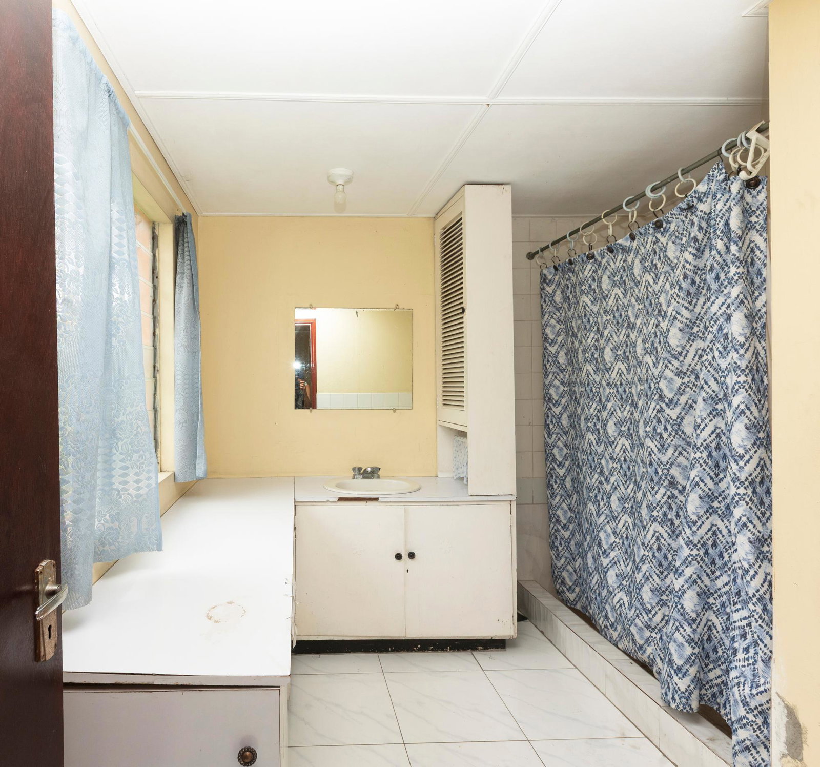 Stunning-6-Bedroom-House-for-Sale-in-Manor-Park-Kingston-St.-Andrew-Jamaica Seventeenth image of 8 Stilwell Road in Kingston 8, St. Andrew, Jamaica - property is For Sale