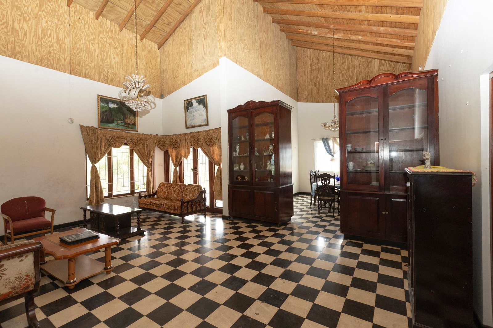 Stunning-6-Bedroom-House-for-Sale-in-Manor-Park-Kingston-St.-Andrew-Jamaica Tenth image of 8 Stilwell Road in Kingston 8, St. Andrew, Jamaica - property is For Sale