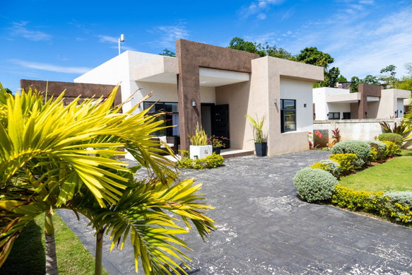 First image of 16- Pyramid Point in Ocho Rios, St. Ann, Jamaica - property is For Sale