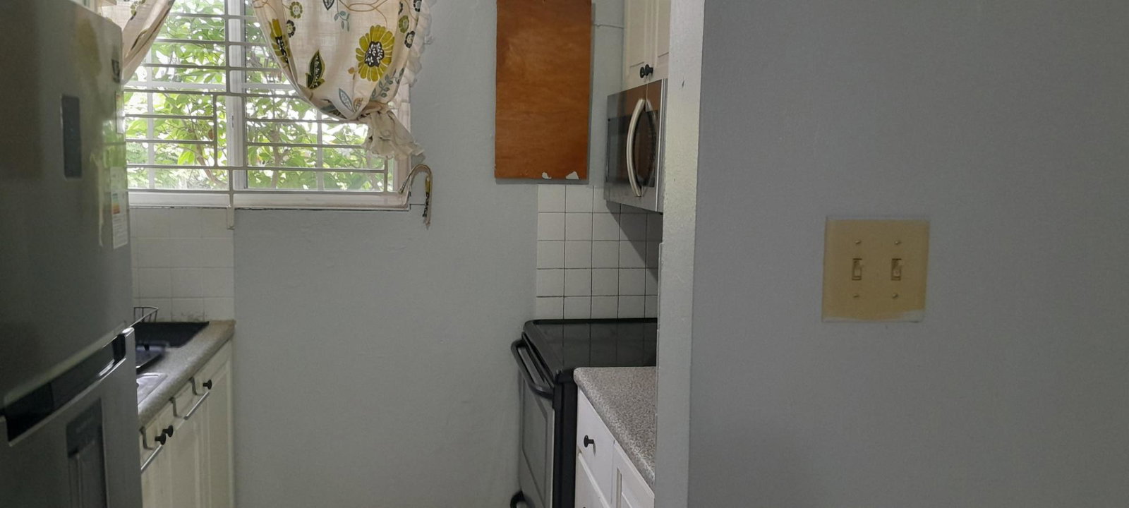 Fifth image of 9- 3 Broadway Road in Kingston 8, St. Andrew, Jamaica - property is For Rent