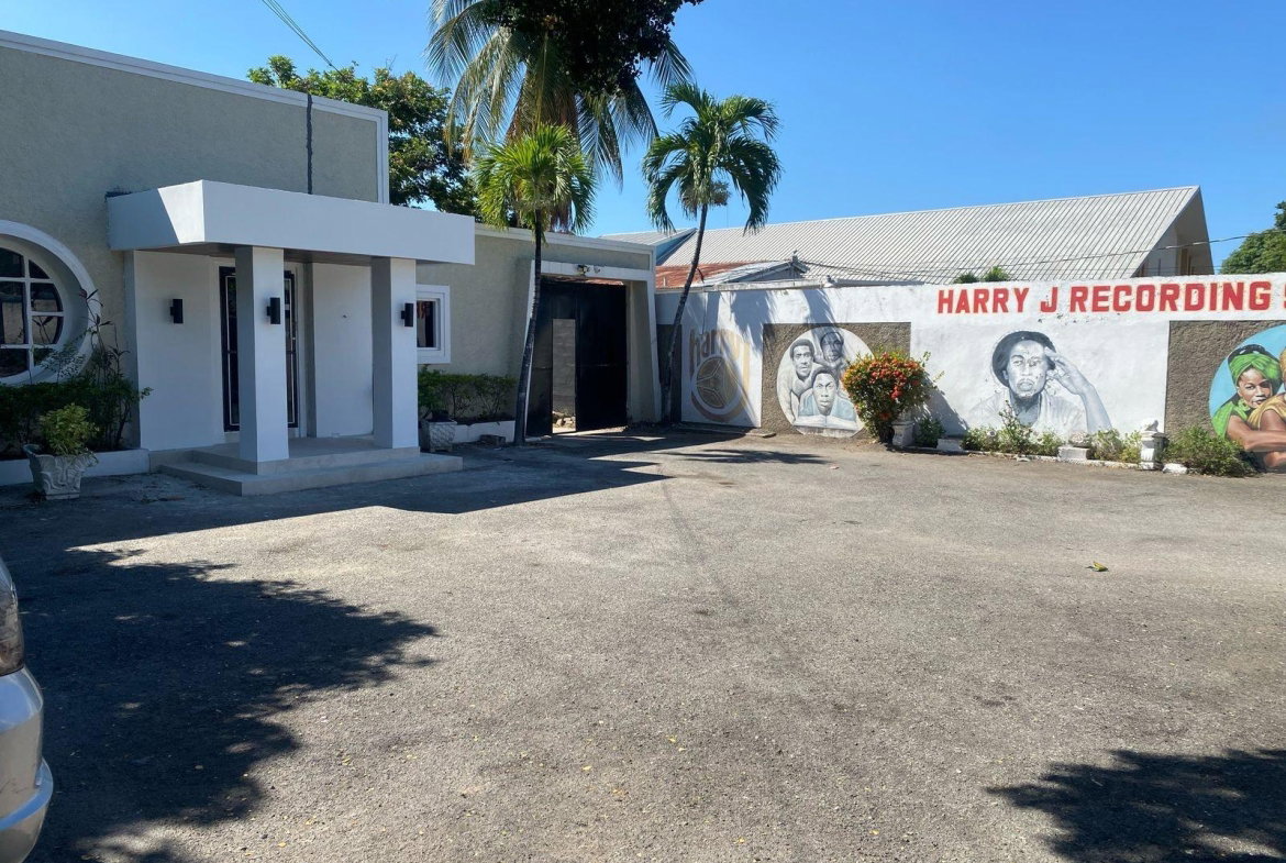 Second image of 10 Herb Mckenley Drive in Kingston 5, St. Andrew, Jamaica - property is For Rent