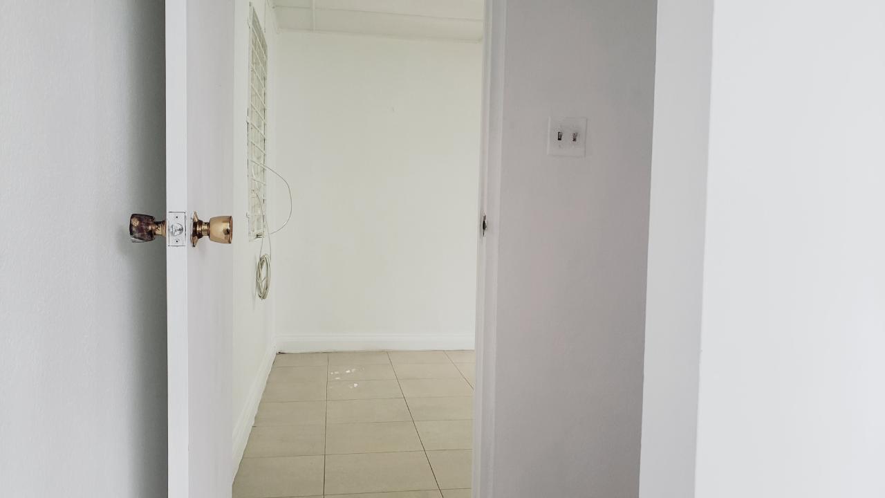 Fourth image of 5-e Phoenix Avenue in Kingston 5, St. Andrew, Jamaica - property is For Rent